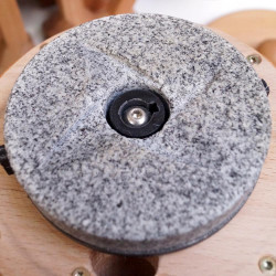 Macina cereali di Salisburgo con mole in granito